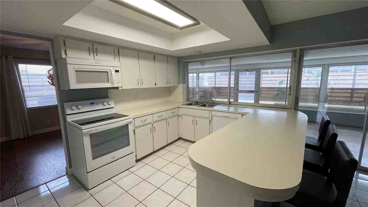 6004 12th Ave W - Photo 7 of 33