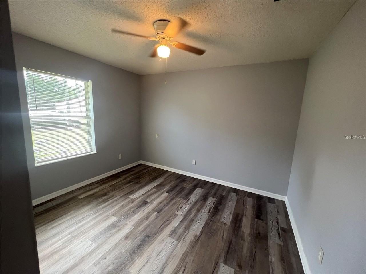 23 Richmond Dr - Photo 6 of 11