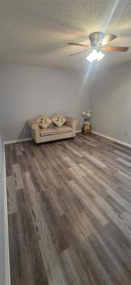 23 Richmond Dr - Photo 7 of 11