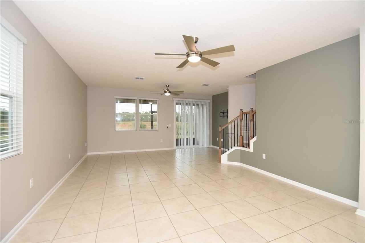 207 Redbud Rd - Photo 7 of 38