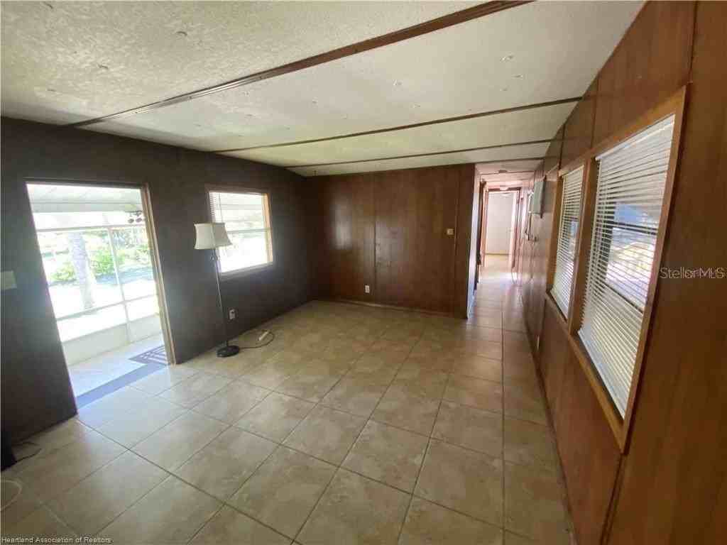 1526 Fort Meade Rd - Photo 6 of 14