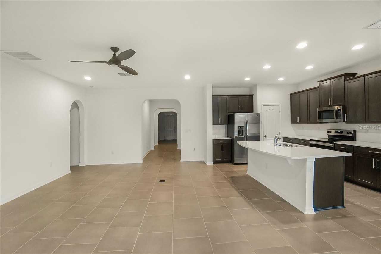 7047 Oxbow Rd - Photo 5 of 33