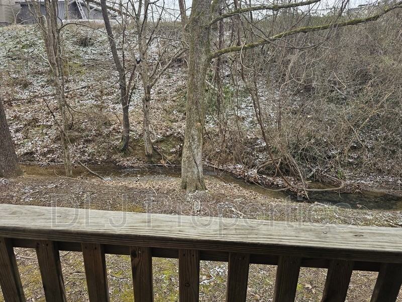 1025 Center St #3 - Photo 5 of 9