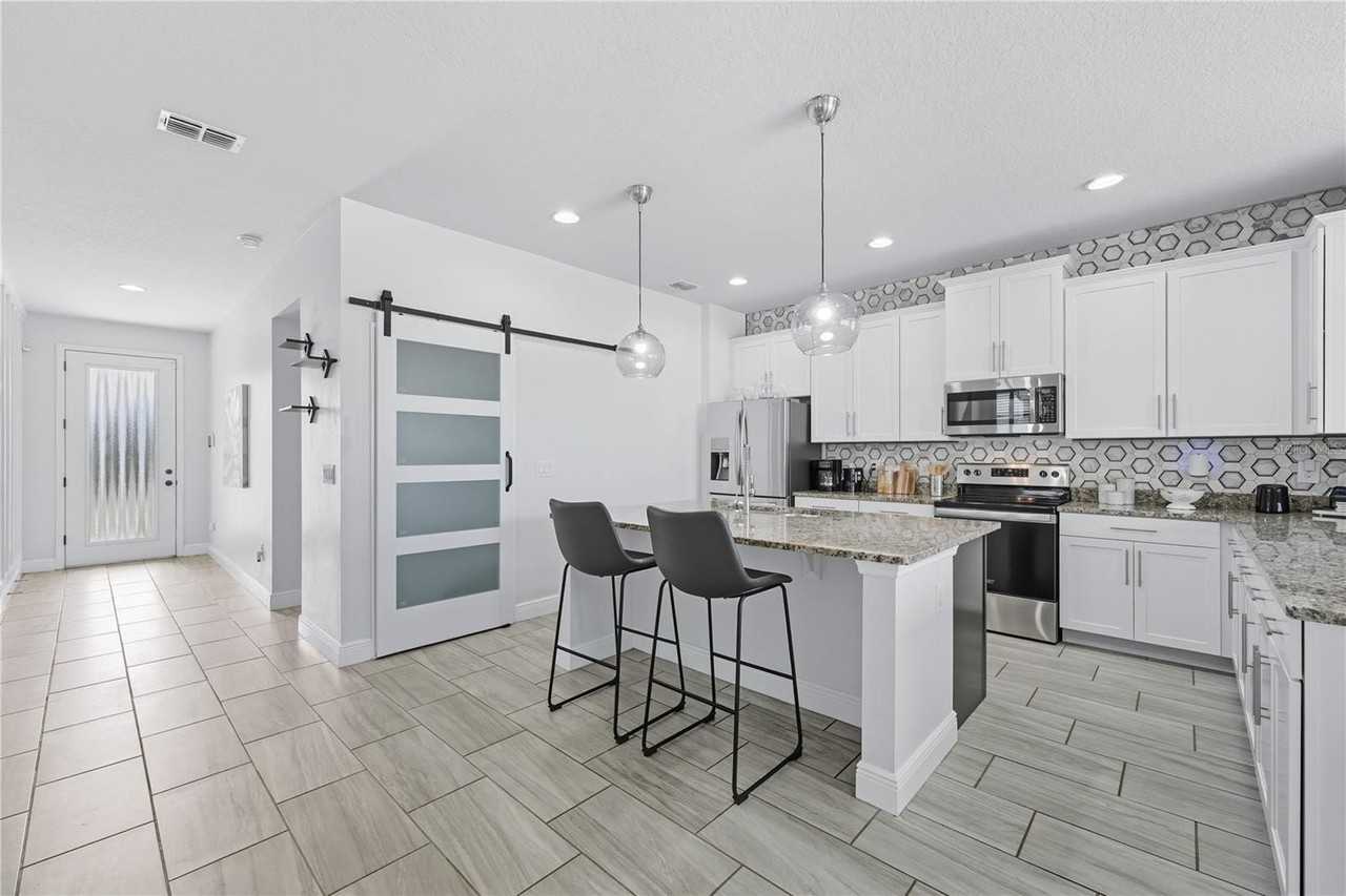 133 Whirlaway Dr - Photo 2 of 31