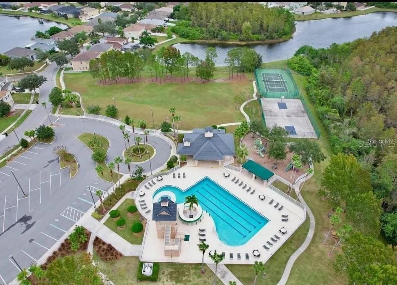 13555 Briarmoor Ct - Photo 4 of 37