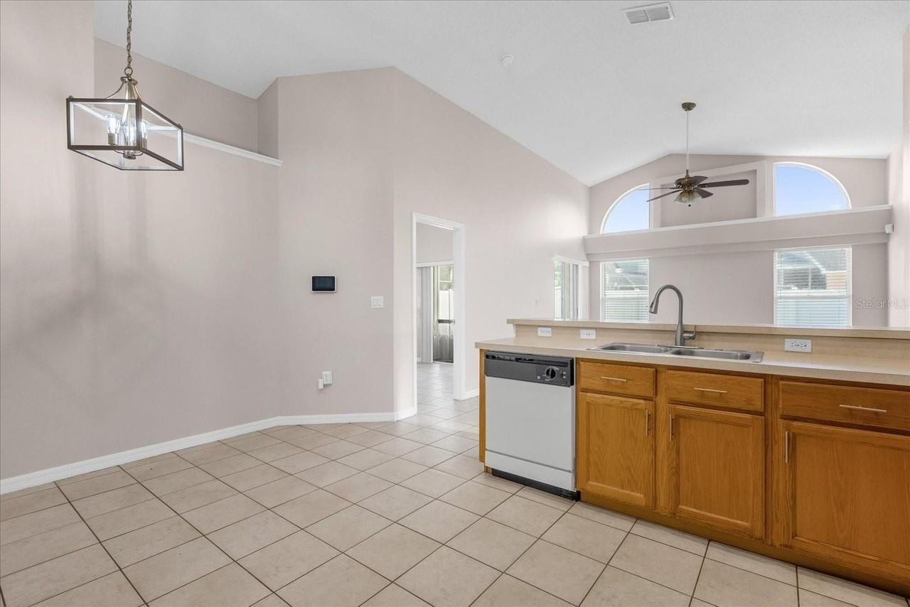 13555 Briarmoor Ct - Photo 7 of 37