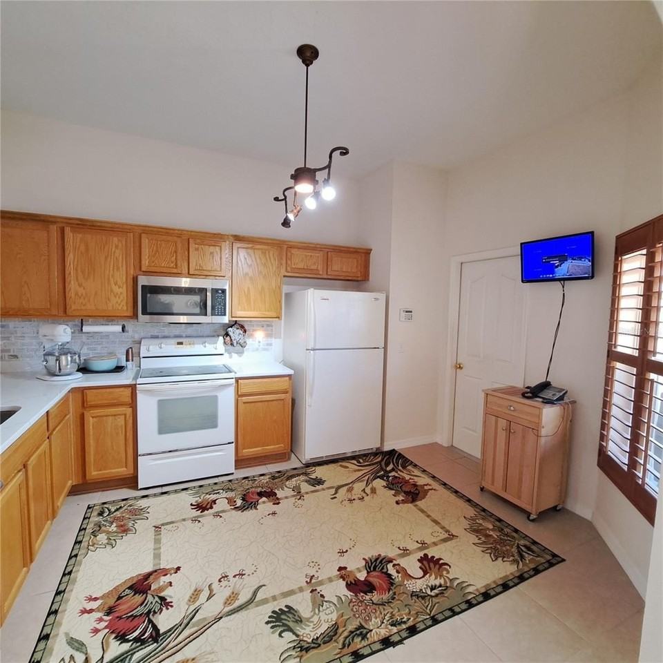 30602 Pga Dr - Photo 3 of 15