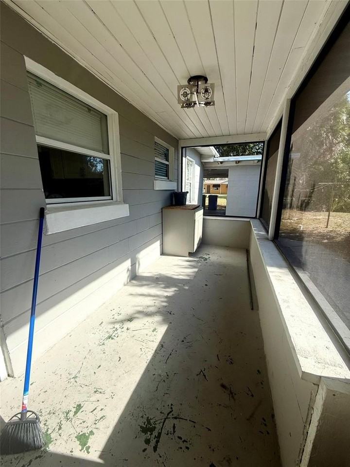 822 Ariana St - Photo 4 of 11