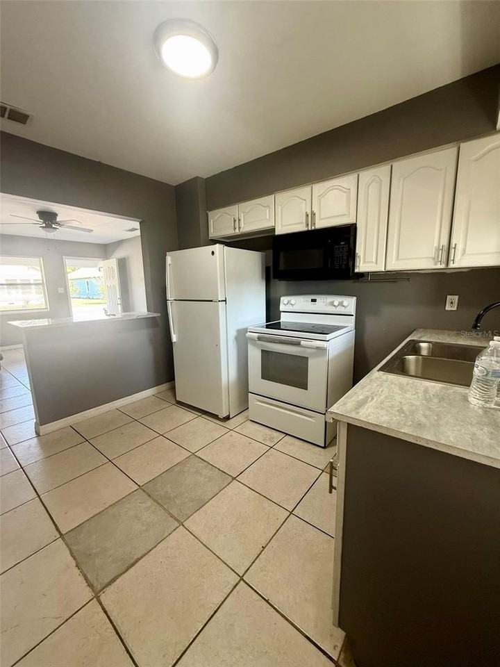 822 Ariana St - Photo 5 of 11