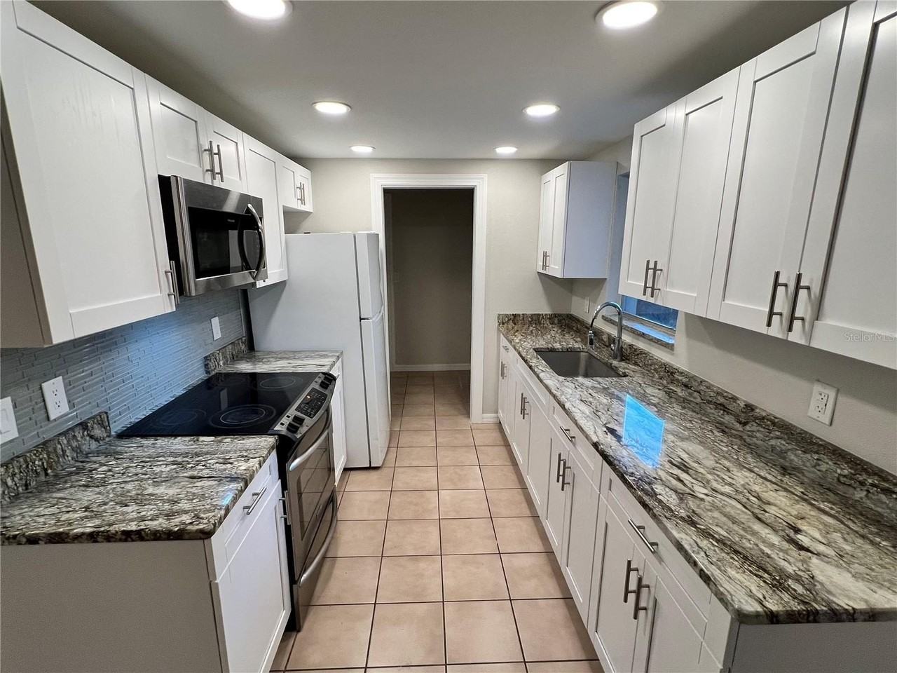 8307 Needles Dr - Photo 4 of 25