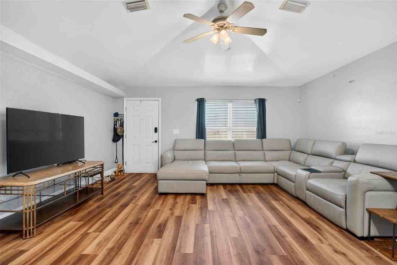 2174 19th Ave Sw - Photo 5 of 28