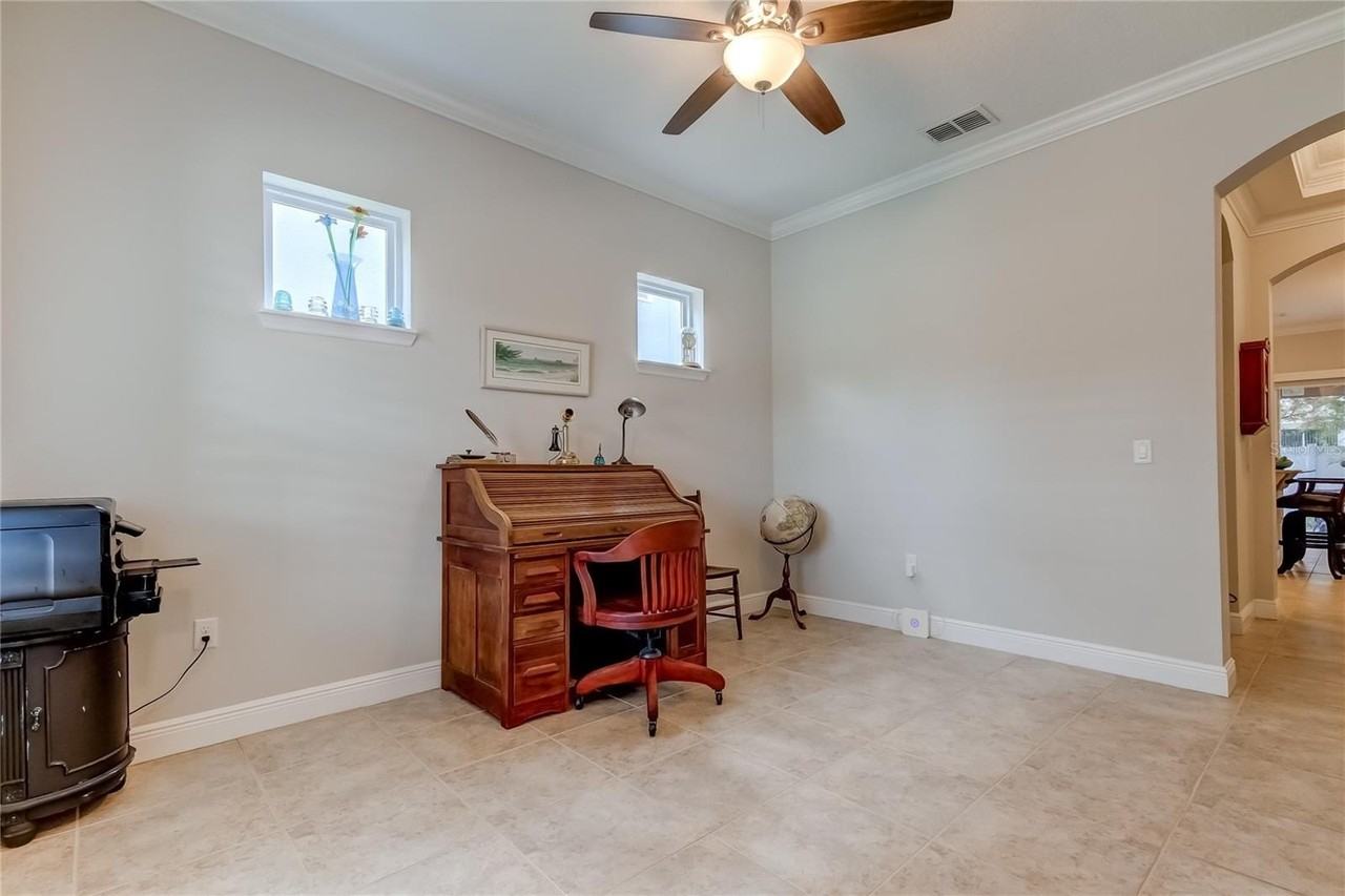 7707 S Desoto St - Photo 3 of 18