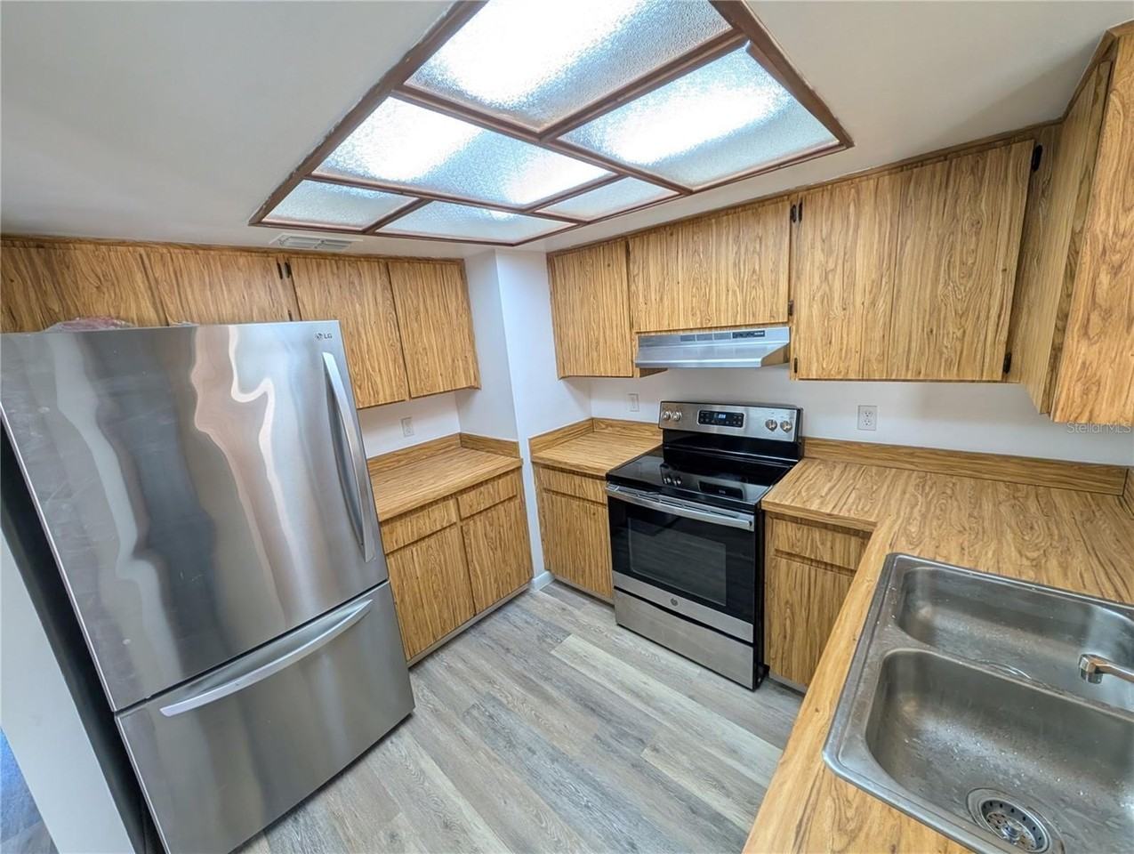 11513 Valencia Dr #A - Photo 2 of 20