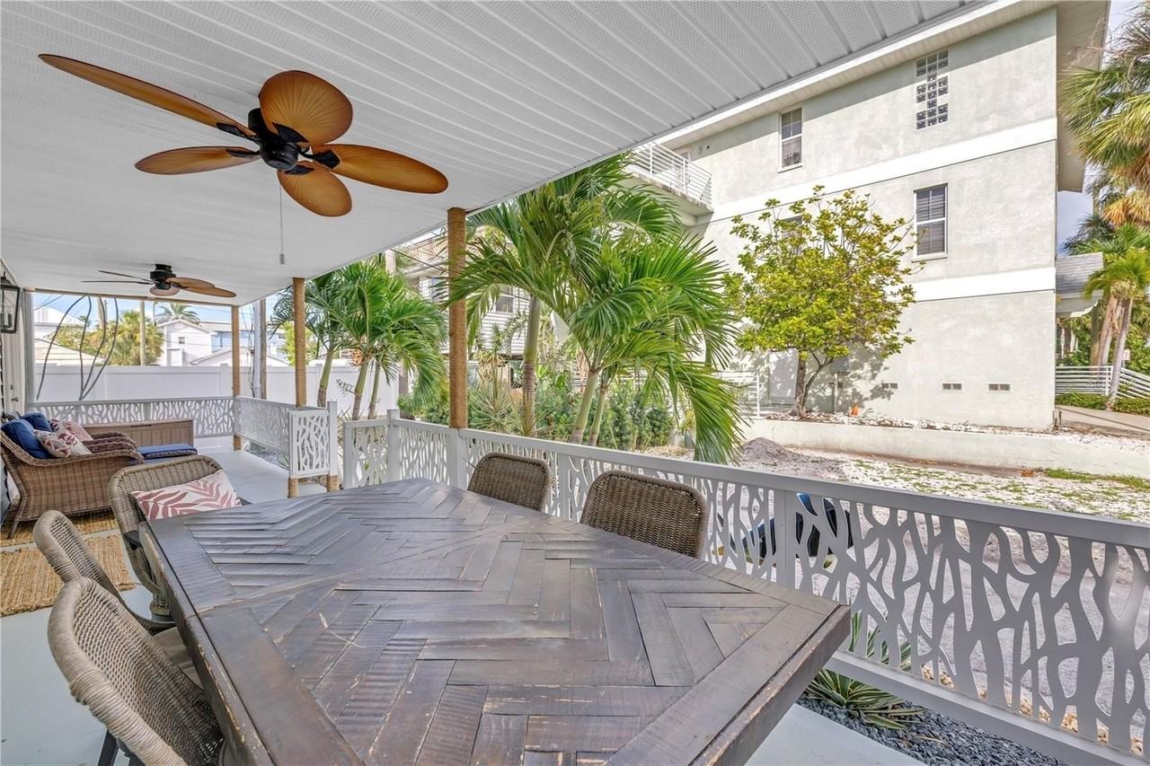 134 86th Ter #201 - Photo 5 of 31