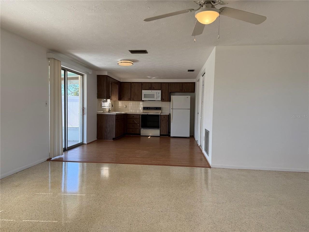 3838 Beechwood Dr - Photo 5 of 16