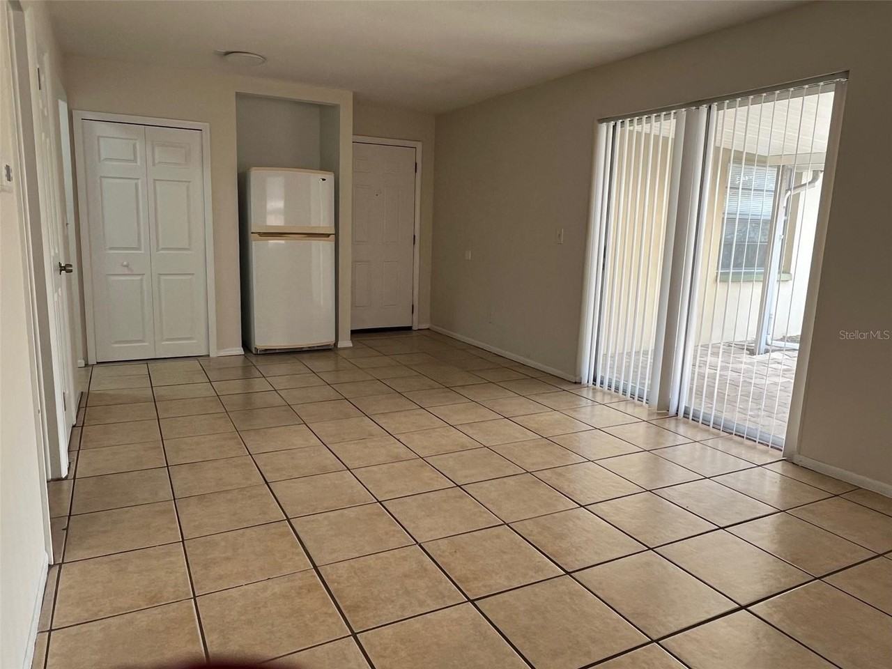 2281 Curlew Ave #C - Photo 5 of 7