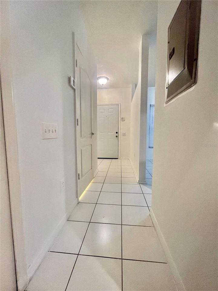 1211 Kennewick Ct - Photo 2 of 25