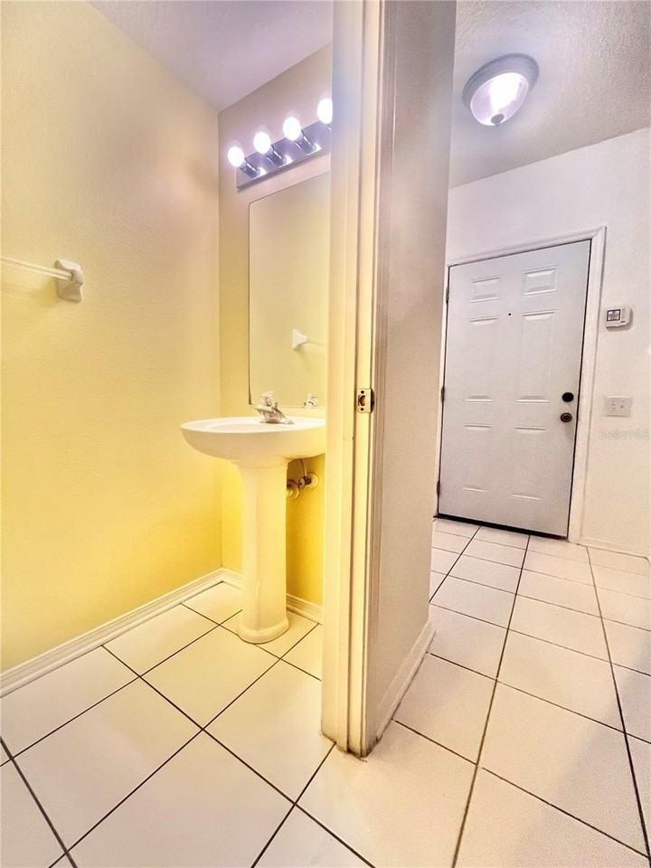 1211 Kennewick Ct - Photo 3 of 25