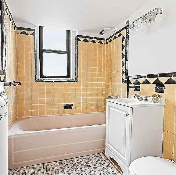 6702 Ridge Blvd #1A - Photo 4 of 5