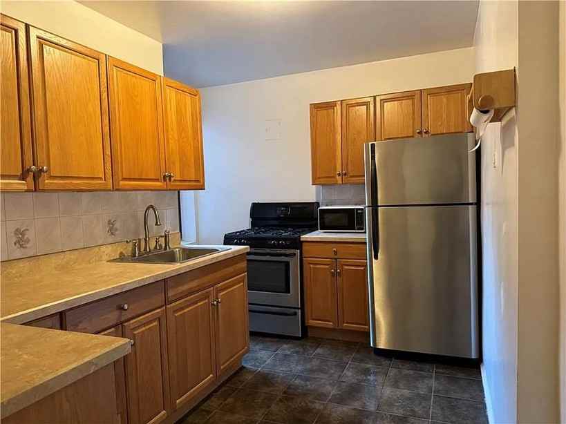 7261 Shore Rd #4M - Photo 2 of 9