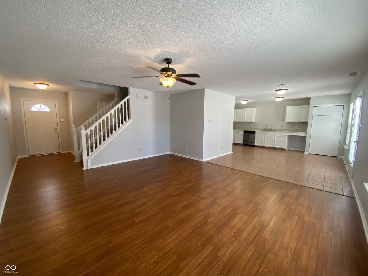 6909 Earlswood Dr - Photo 3 of 24