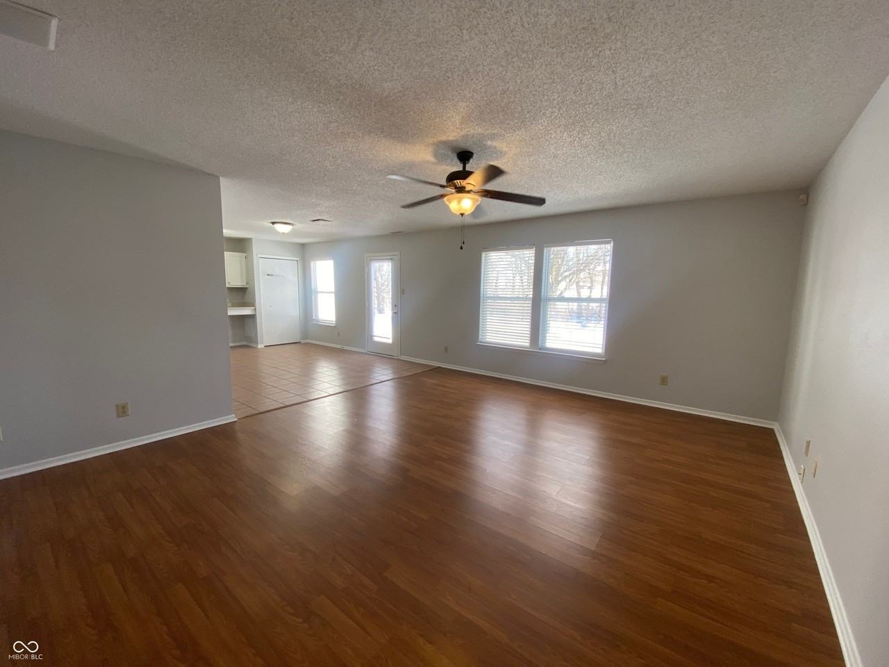 6909 Earlswood Dr - Photo 5 of 24