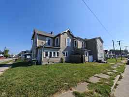 featured image of 202 E Taylor St #3