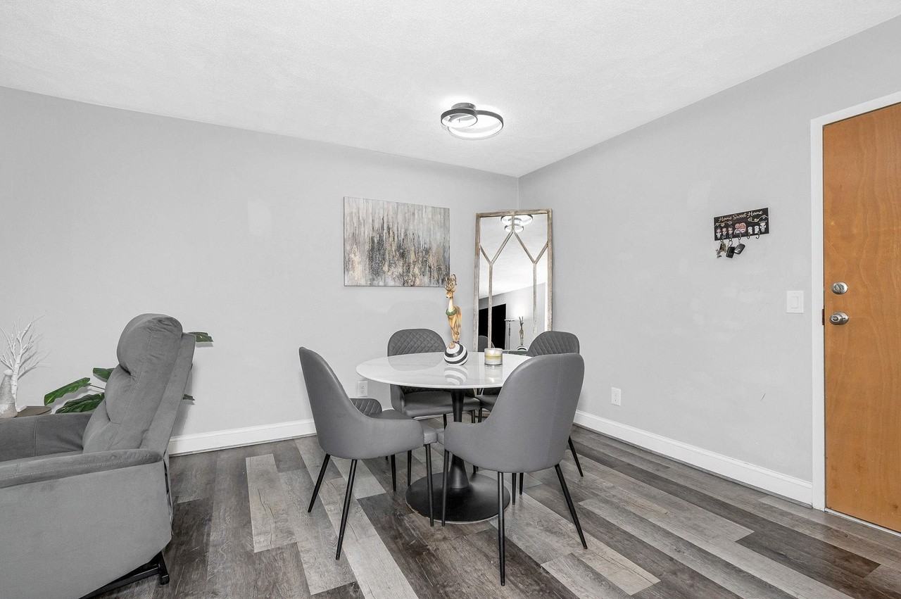 210 Brook Village Rd - Photo 5 of 9