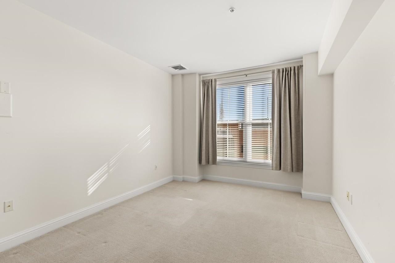 77 Hanover St - Photo 6 of 11