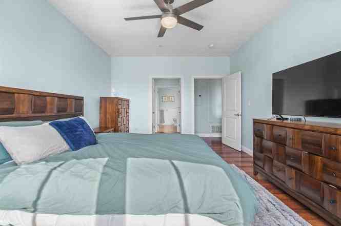 470 Silver St - Photo 6 of 9