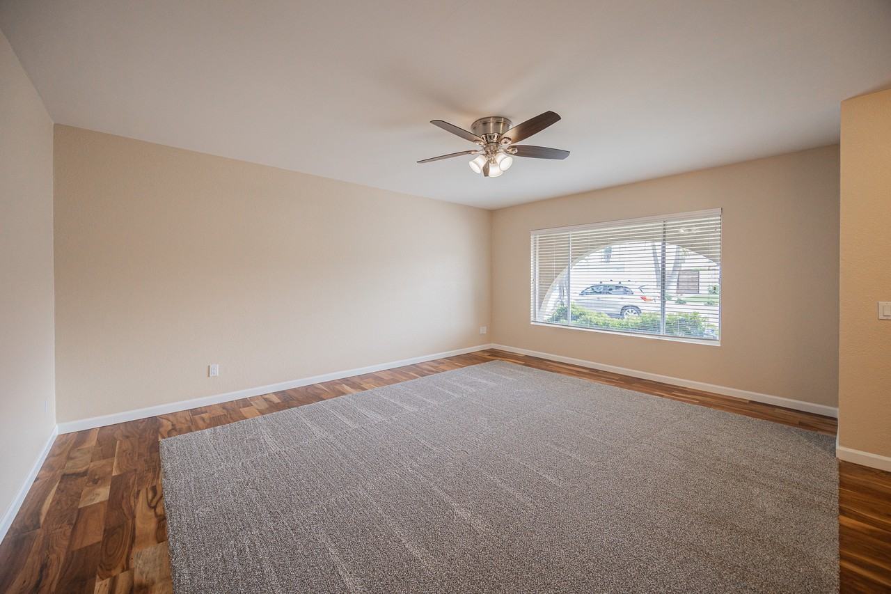 1610 E Windjammer Way - Photo 4 of 30