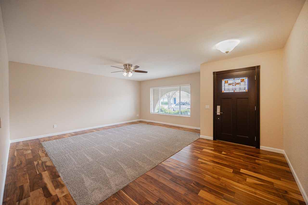 1610 E Windjammer Way - Photo 5 of 30