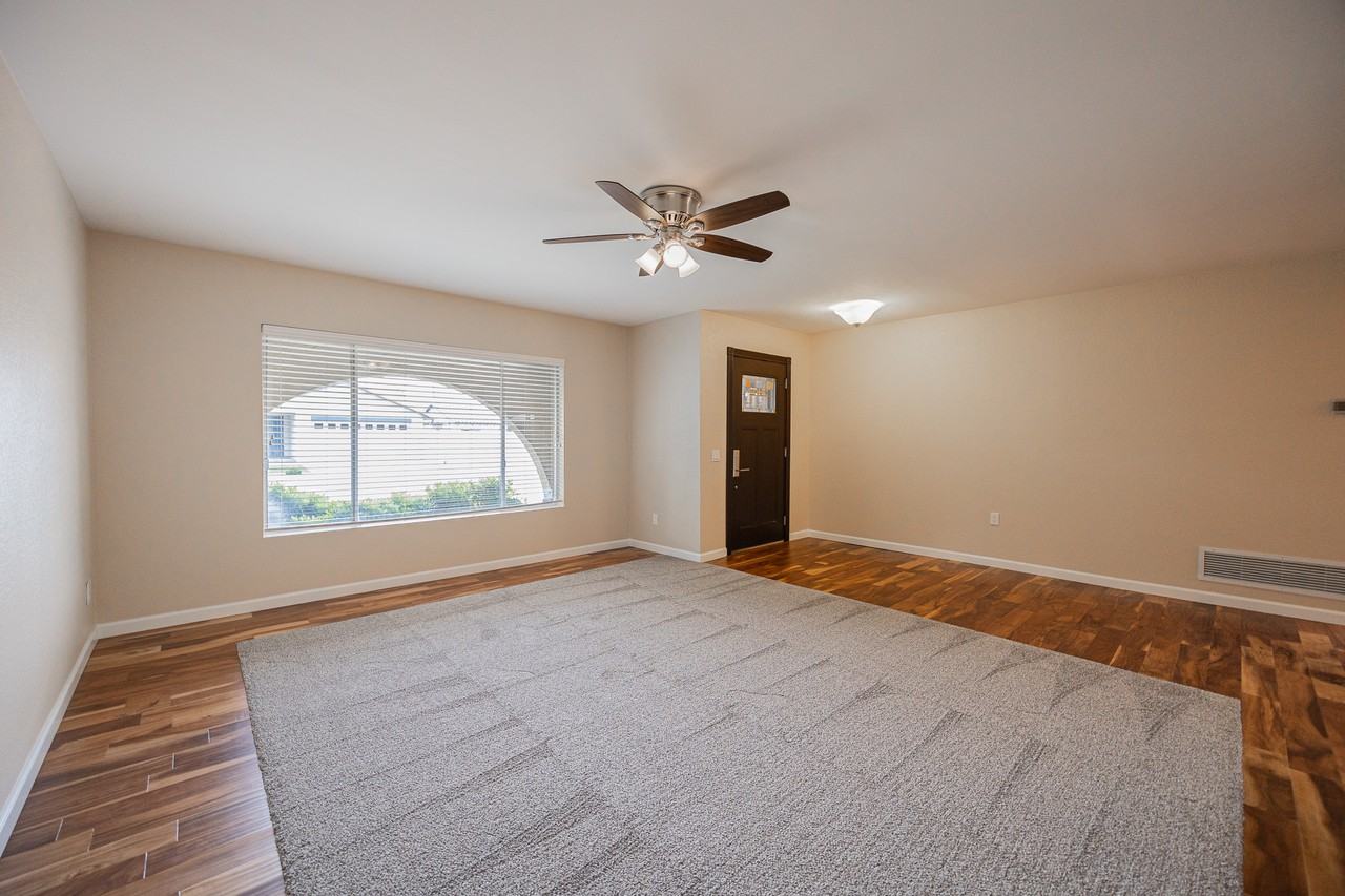 1610 E Windjammer Way - Photo 6 of 30