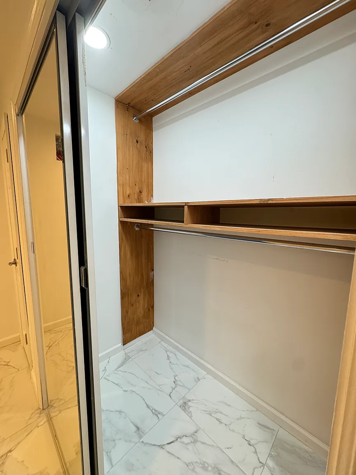 18 Lynbrook Ct #18 - Photo 3 of 17