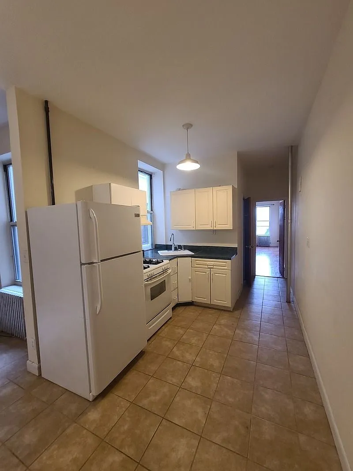 3284 30th St #3L - Photo 2 of 15