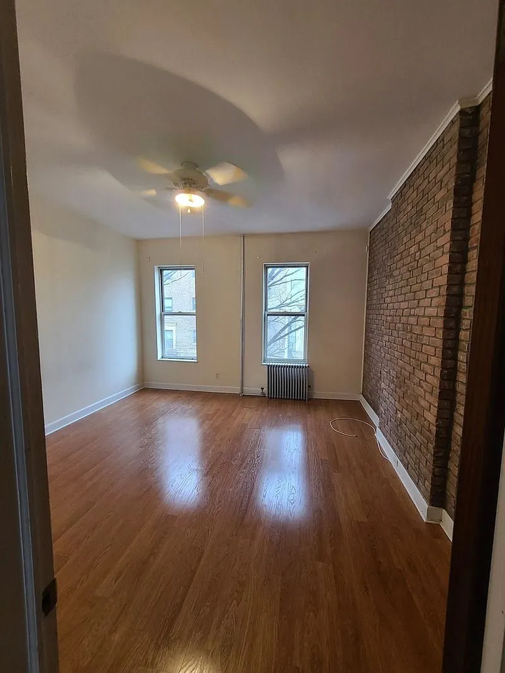 3284 30th St #3L - Photo 3 of 15