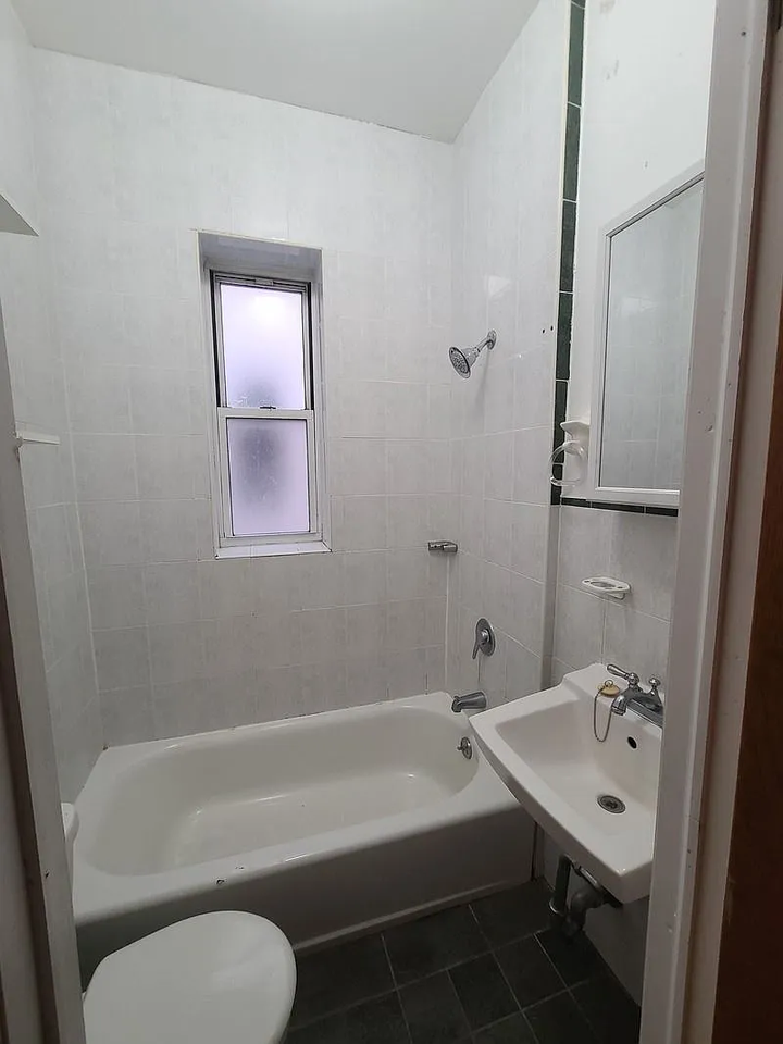 3284 30th St #3L - Photo 5 of 15