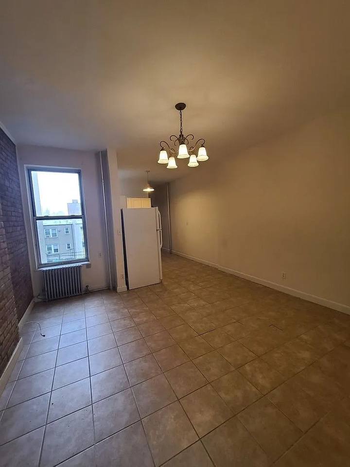 3284 30th St #3L - Photo 6 of 15