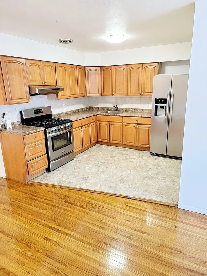 5825 75th St #3 - Photo 6 of 10