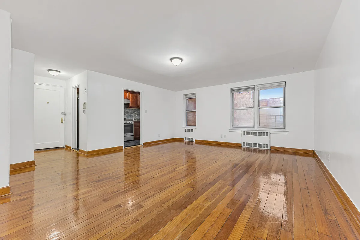 6515 Yellowstone Blvd #1E - Photo 2 of 6