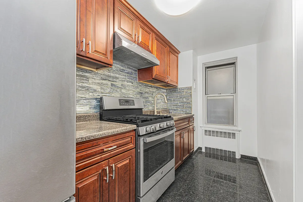 6515 Yellowstone Blvd #1E - Photo 4 of 6