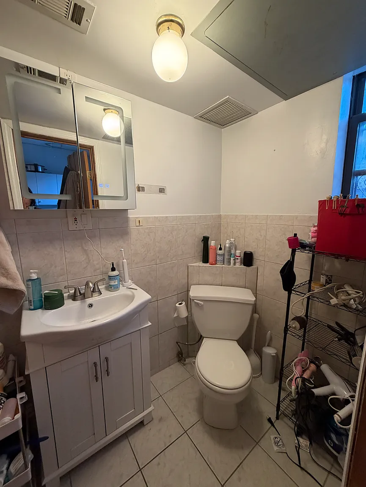 270 9th St #5 - Photo 6 of 7