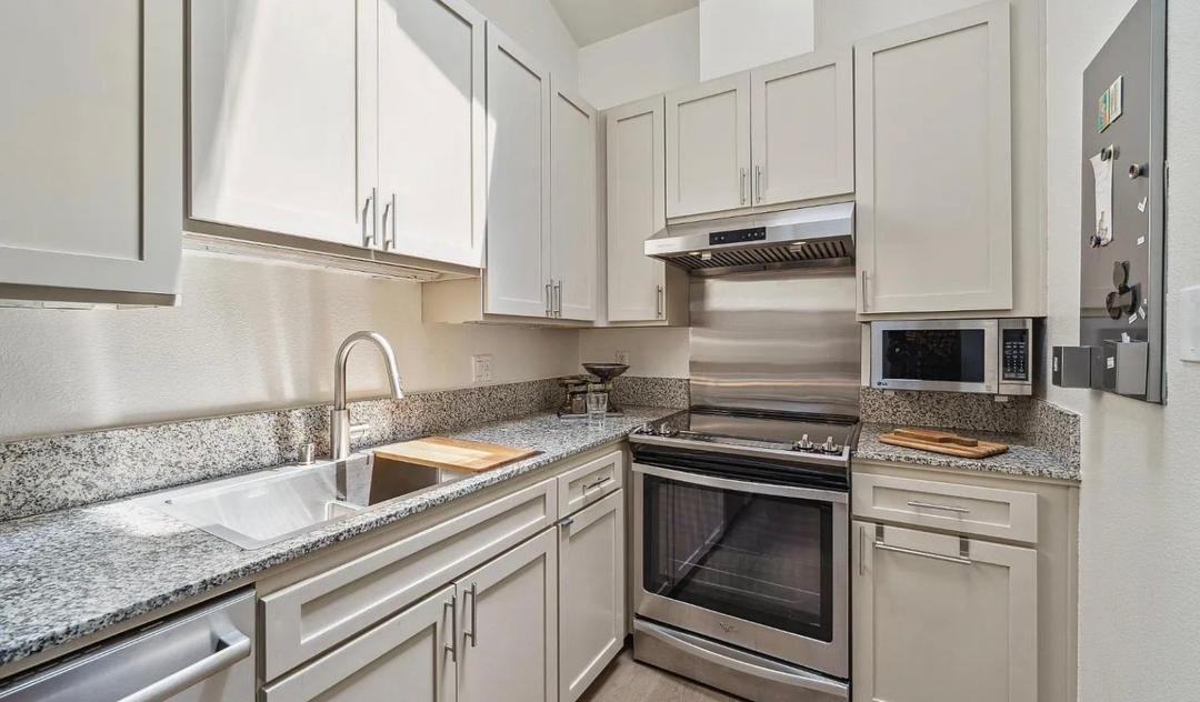 342 Hayes St #M - Photo 2 of 14