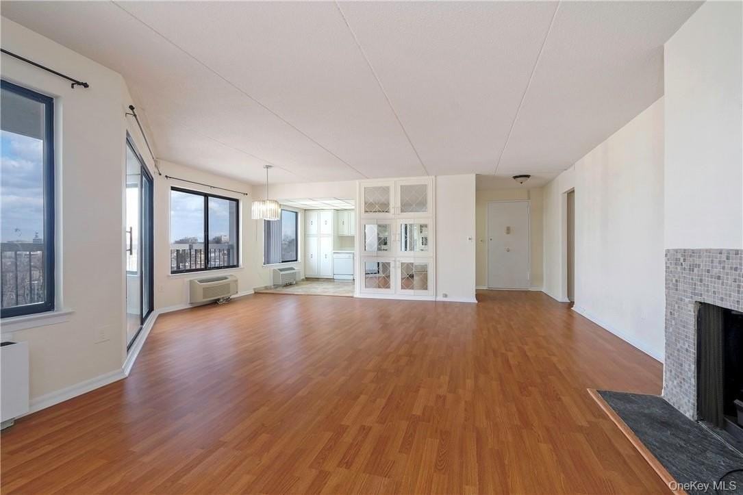 400 High Point Dr Unit Ph4 #PH4 - Photo 3 of 36