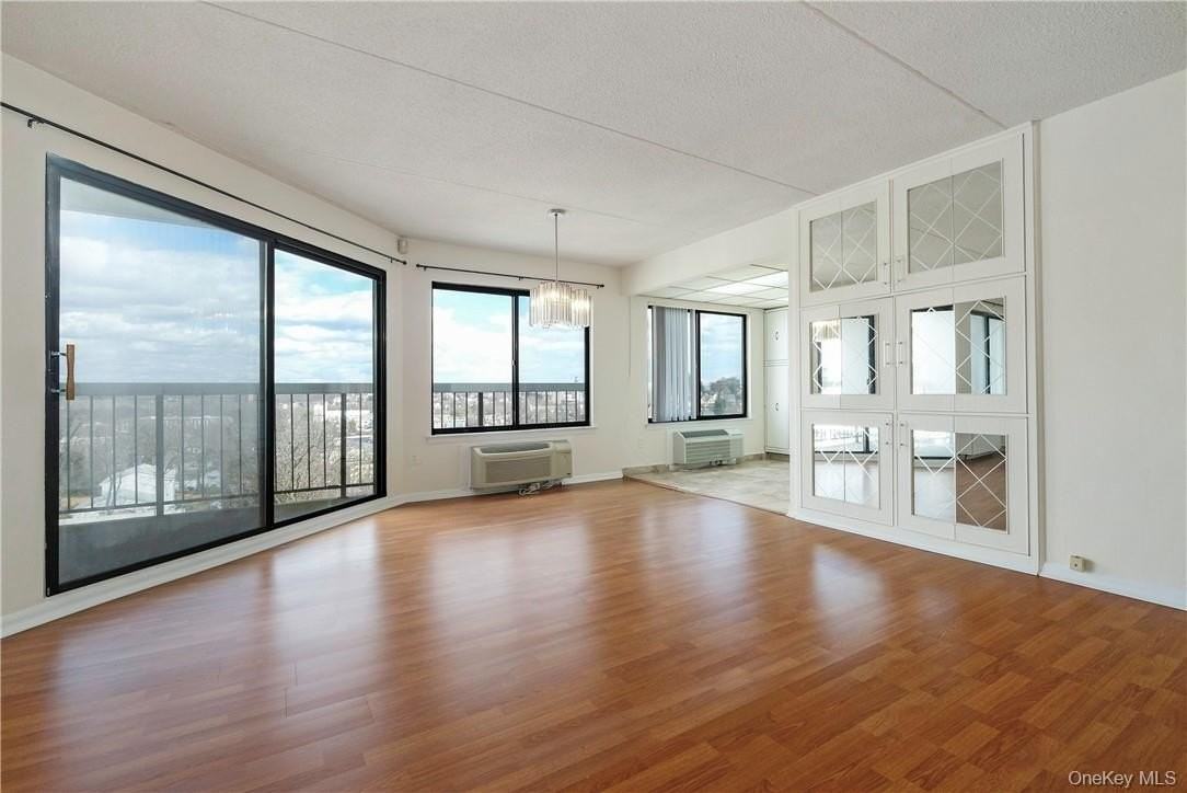 400 High Point Dr Unit Ph4 #PH4 - Photo 6 of 36