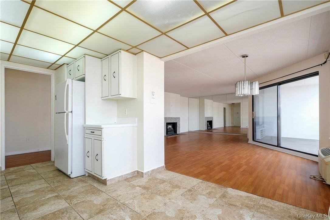 400 High Point Dr Unit Ph4 #PH4 - Photo 7 of 36