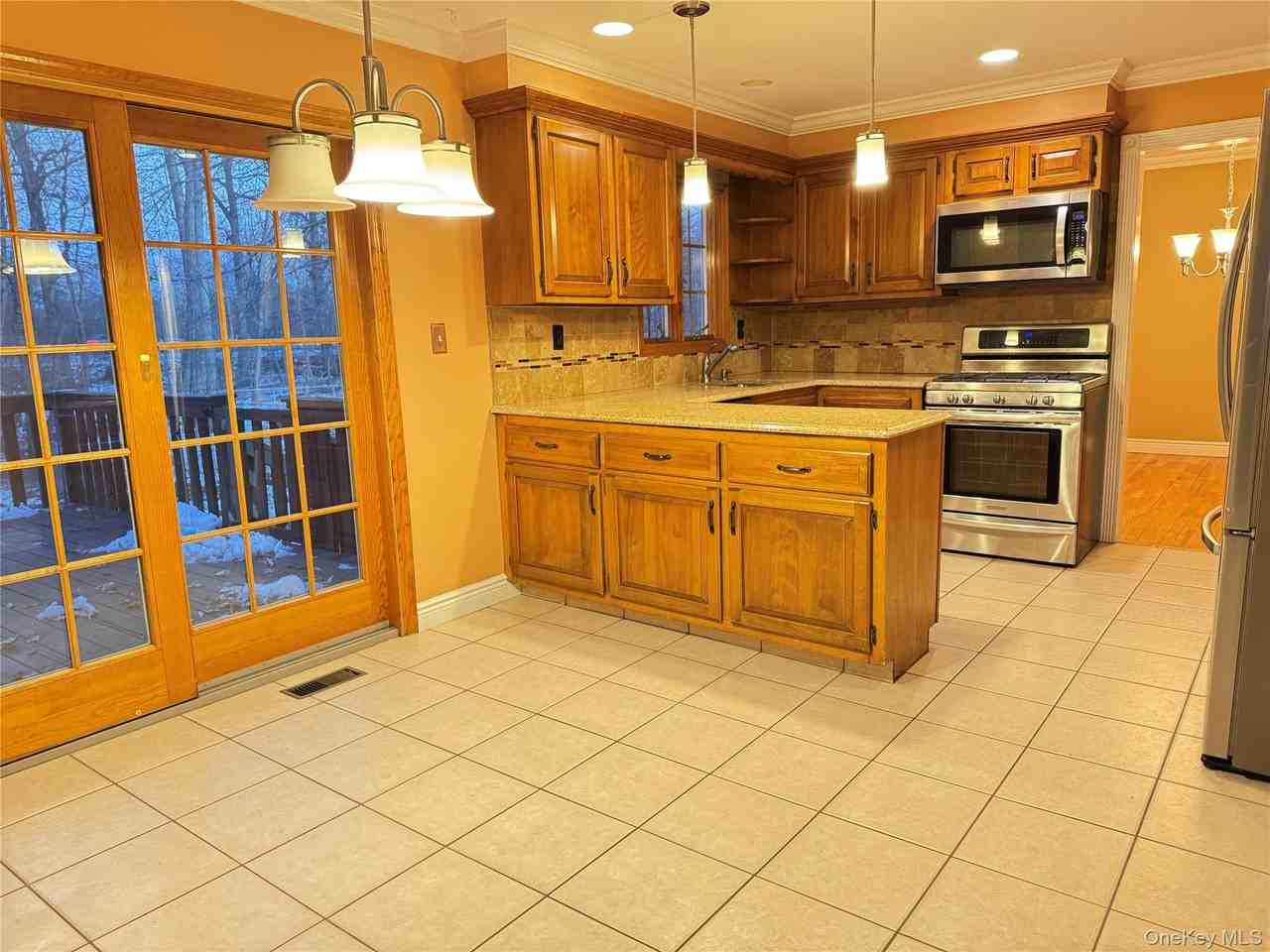 9 Glen Rose Ct - Photo 4 of 17