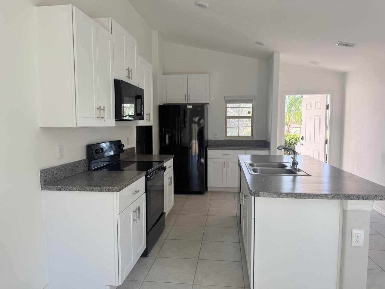 12136 Miracle Mile Dr - Photo 3 of 12