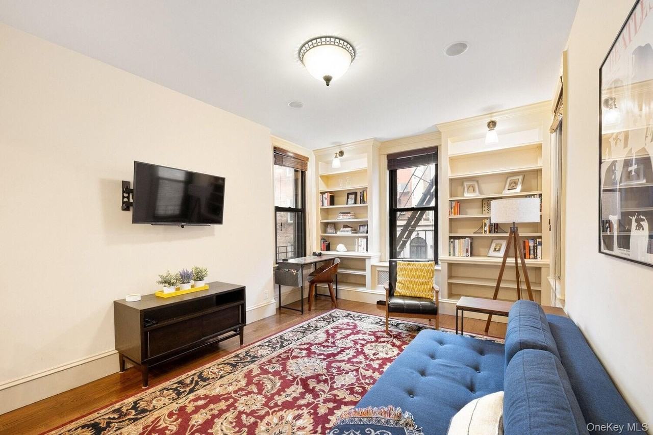 69 Pineapple St Apt 6 #6 - Photo 2 of 11