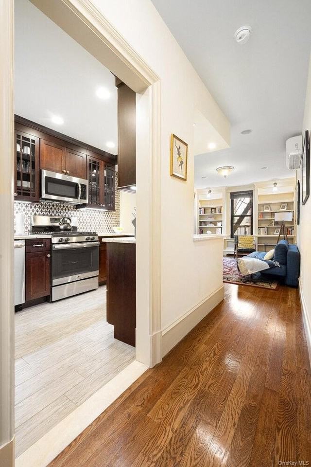 69 Pineapple St Apt 6 #6 - Photo 4 of 11